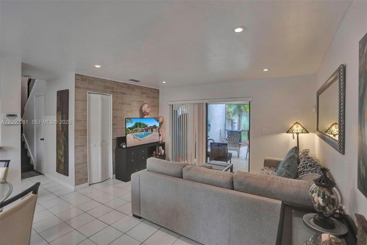 10540 SW 154th , Unit 7, Miami, FL 33196 Photo