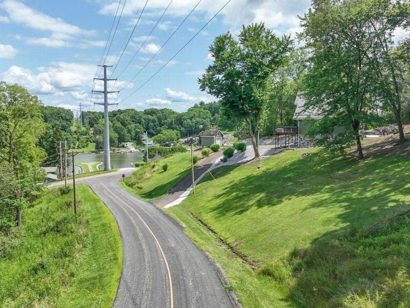 35 Niagara Trail, Malvern, OH 44644 Photo 6