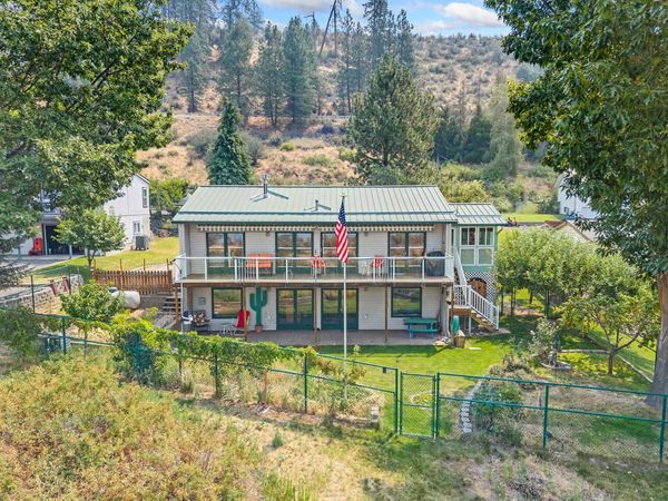 4130 Friday Bay Ln Ln, Seven Bays, WA 99122