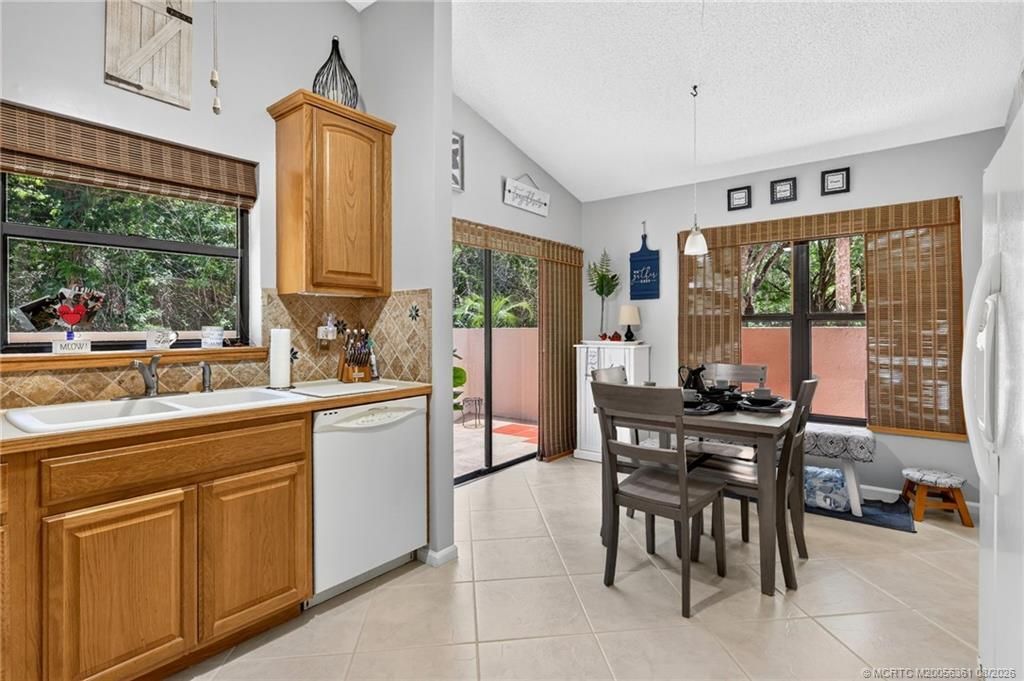 6041 SE Martinique Drive, Unit 104, Stuart, FL 34997 Photo