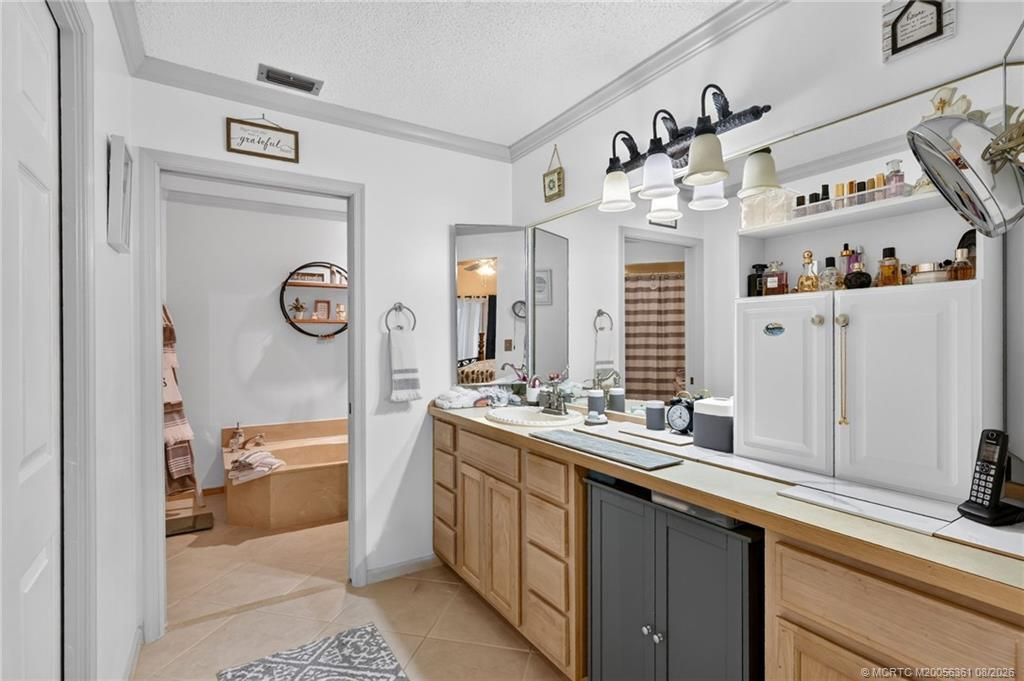 6041 SE Martinique Drive, Unit 104, Stuart, FL 34997 Photo