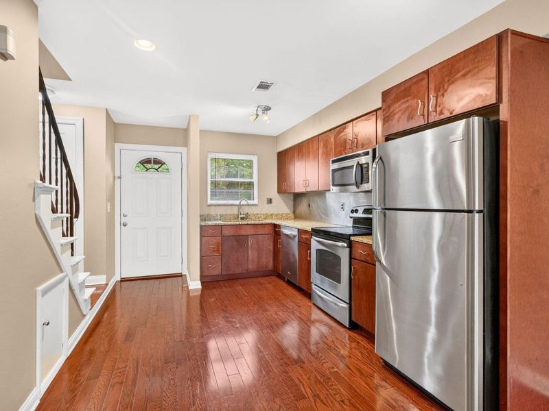 825 Mcclain Road , Columbus, OH 43212 Photo 15