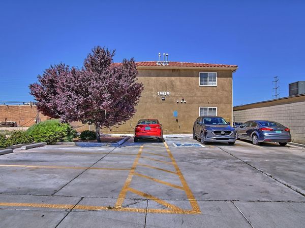 1909 Wilmoore Drive SE, Unit B, Albuquerque, NM 87106