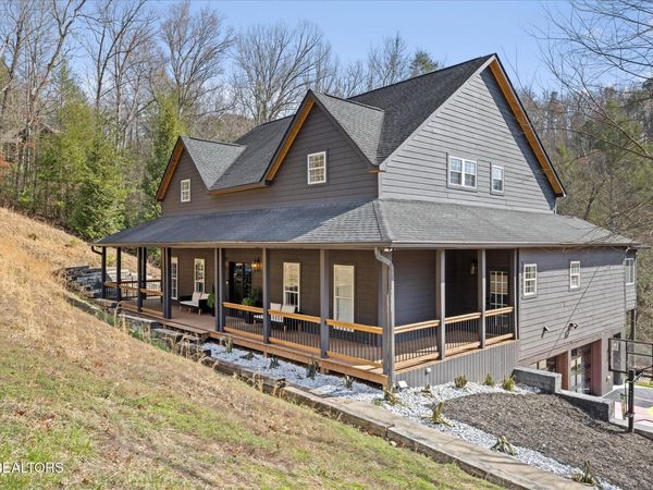 2210 Woodcock Tr, Sevierville, TN 37876