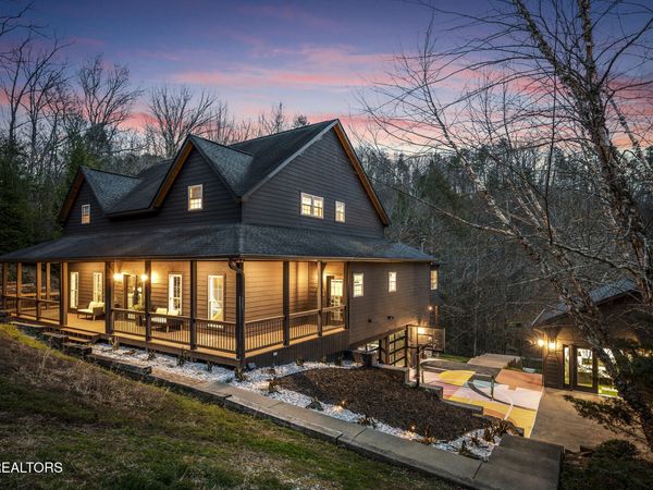 2210 Woodcock Tr, Sevierville, TN 37876