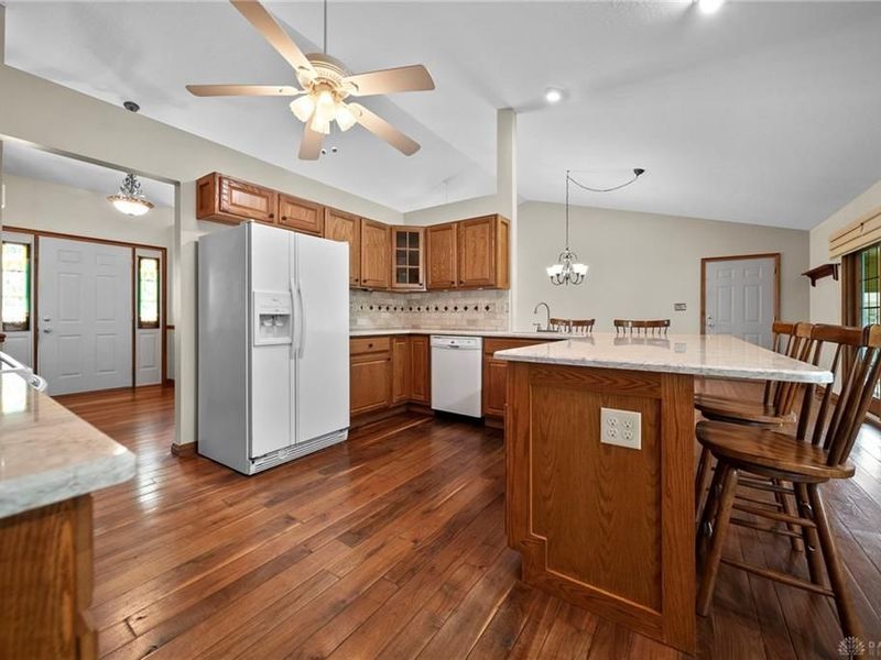 525 Burdick Drive, Washington Court House, OH 43160 Photo 5