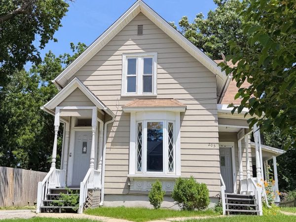 205 Perry Street , Elgin, IL 60123