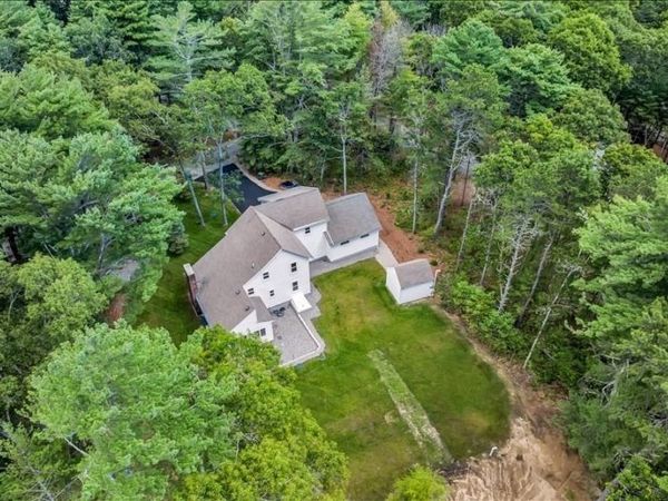 3 Viber Ln, Unit 1, Falmouth, MA 02536