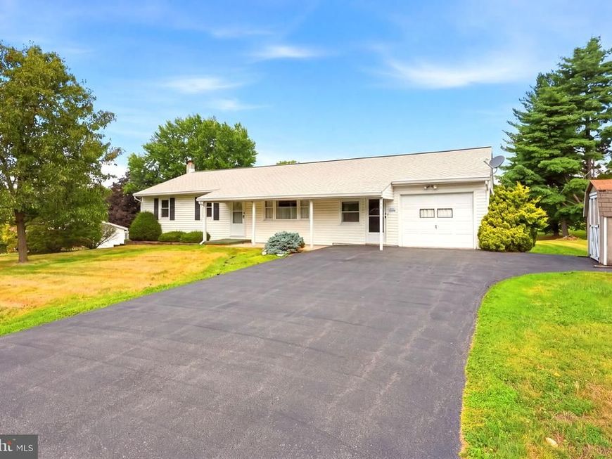 56 Hillview Road, Birdsboro, PA 19508 Main Photo