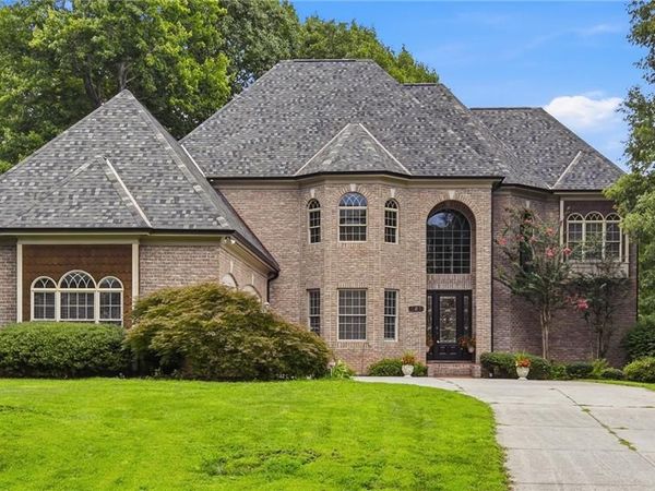 121 Salem Village Court, Clemmons, NC 27012