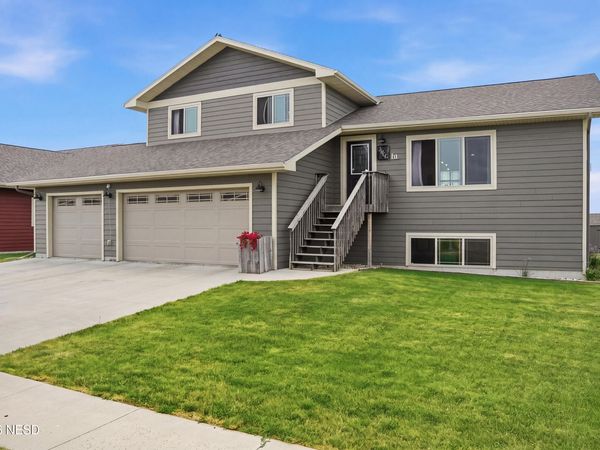 2606 10TH AVENUE NE, Watertown, SD 57201