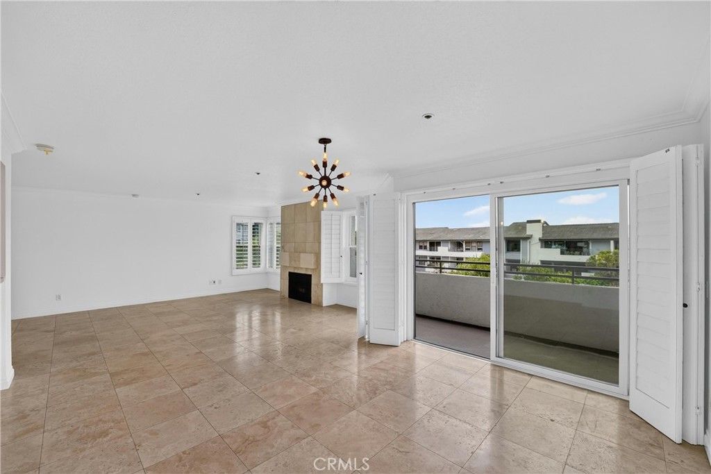 260 Cagnney, Newport Beach, CA 92663 Main Photo