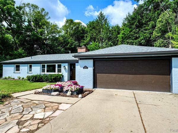 31165 Sheridan Drive , Beverly Hills Vlg, MI 48025