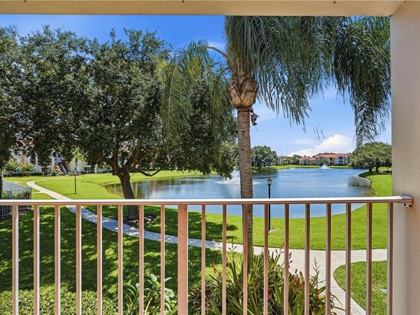 1670 N 42nd Circle, Unit 204, Vero Beach, FL 32967
