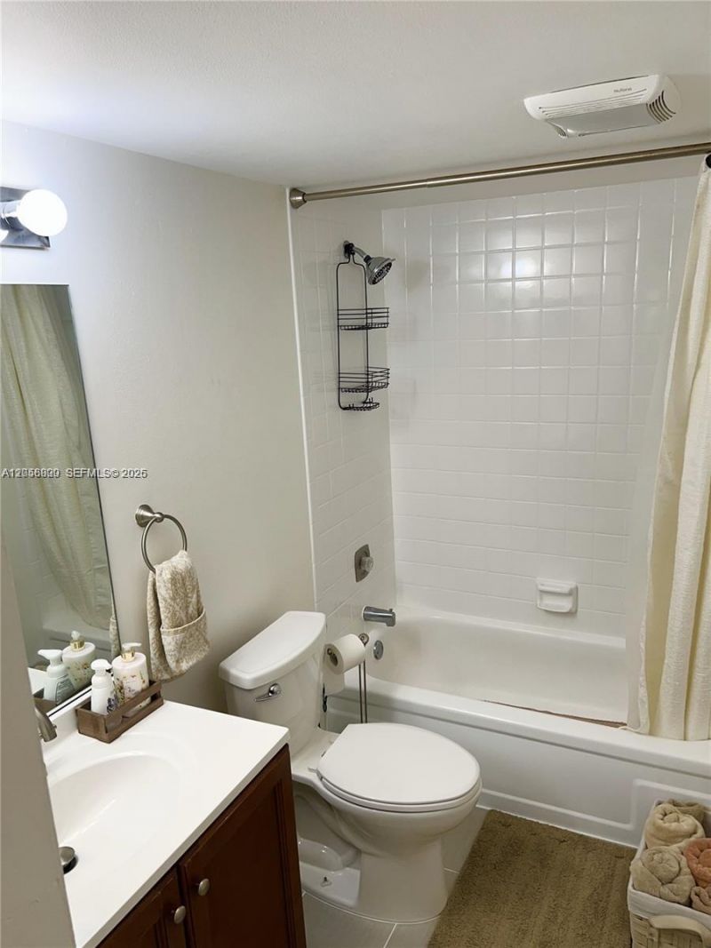 5530 NW 44th St , Unit 306C, Lauderhill, FL 33319 Photo