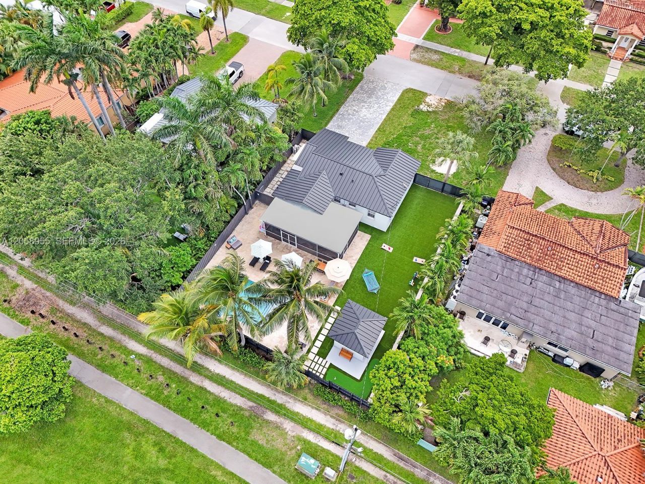 430 Forrest Dr , Miami Springs, FL 33166 Photo