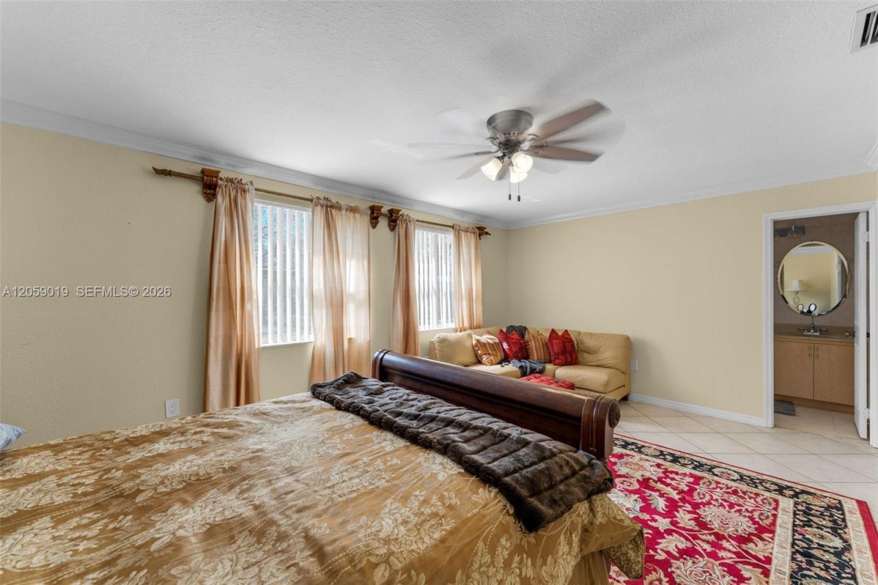 9110 SW 203rd Ter , Cutler Bay, FL 33189 Photo