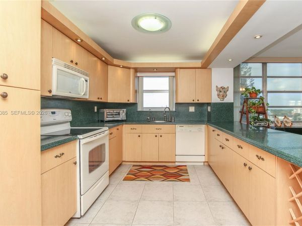 2780 NE 183rd St , Unit 901, Aventura, FL 33160