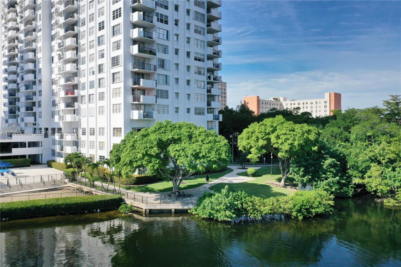 2780 NE 183rd St, Unit 901, Aventura, FL 33160 Photo