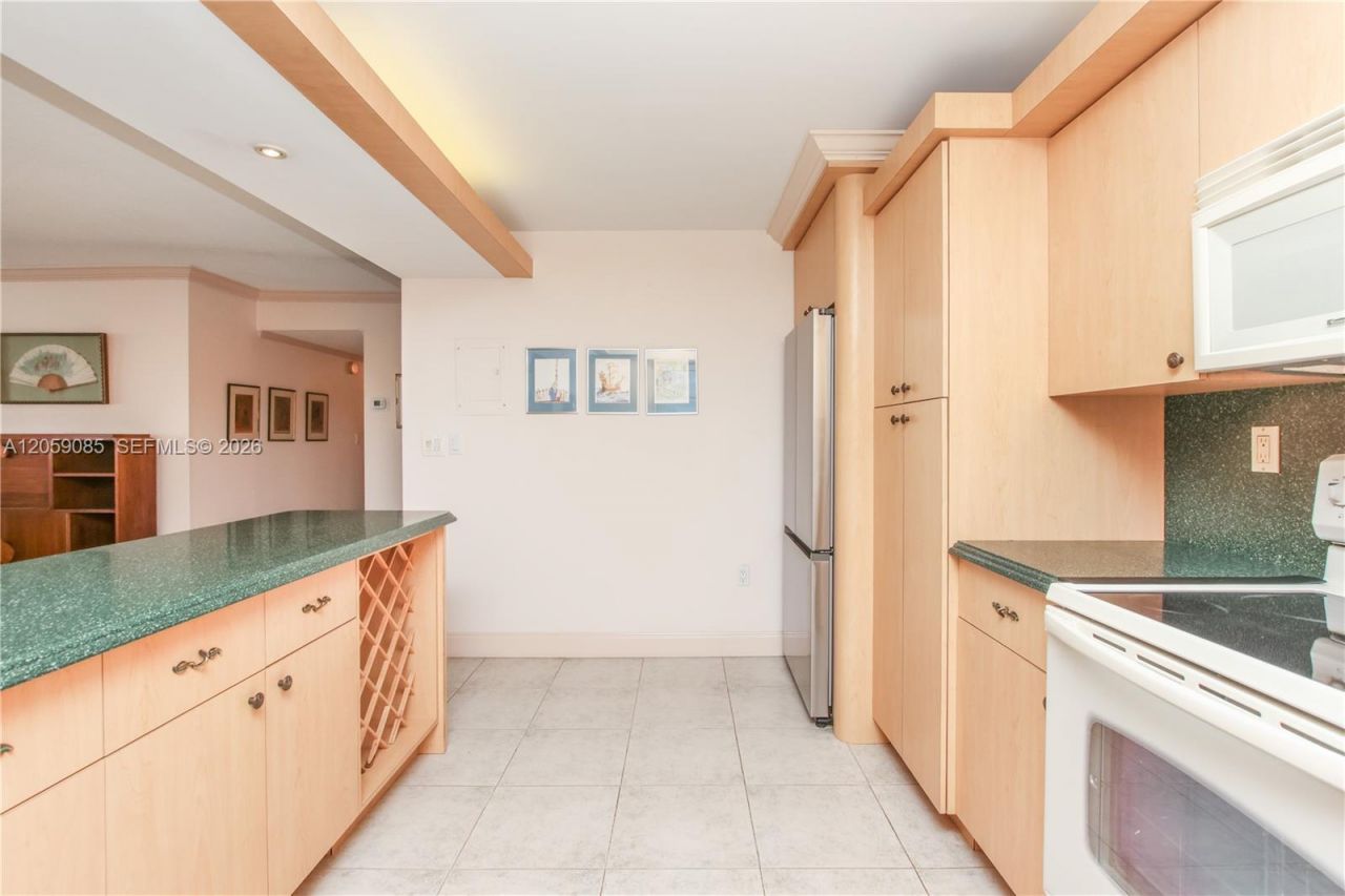 2780 NE 183rd St, Unit 901, Aventura, FL 33160 Photo