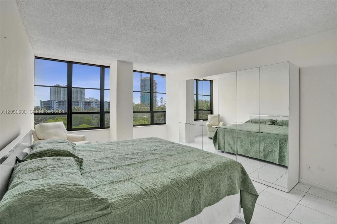 500 Three Islands Blvd, Unit 213, Hallandale Beach, FL 33009 Photo