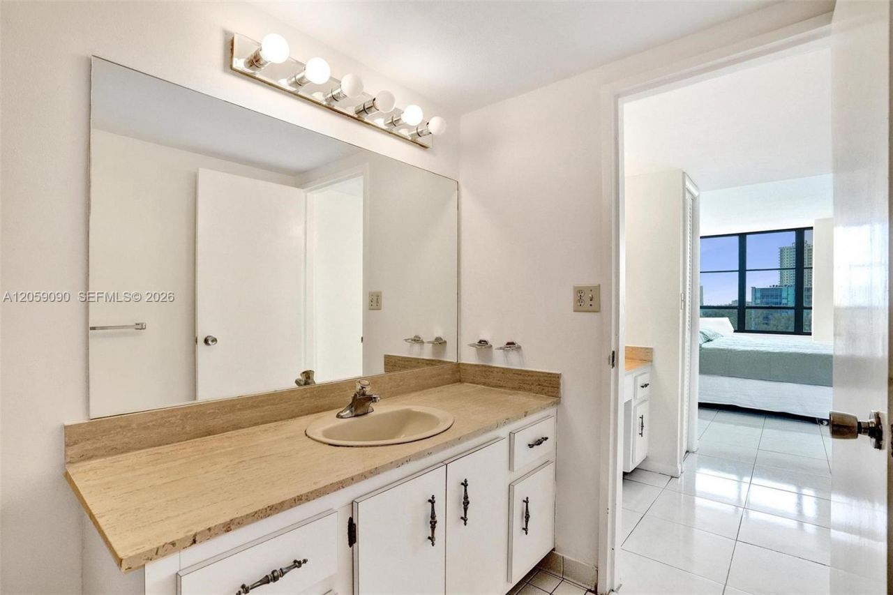 500 Three Islands Blvd, Unit 213, Hallandale Beach, FL 33009 Photo