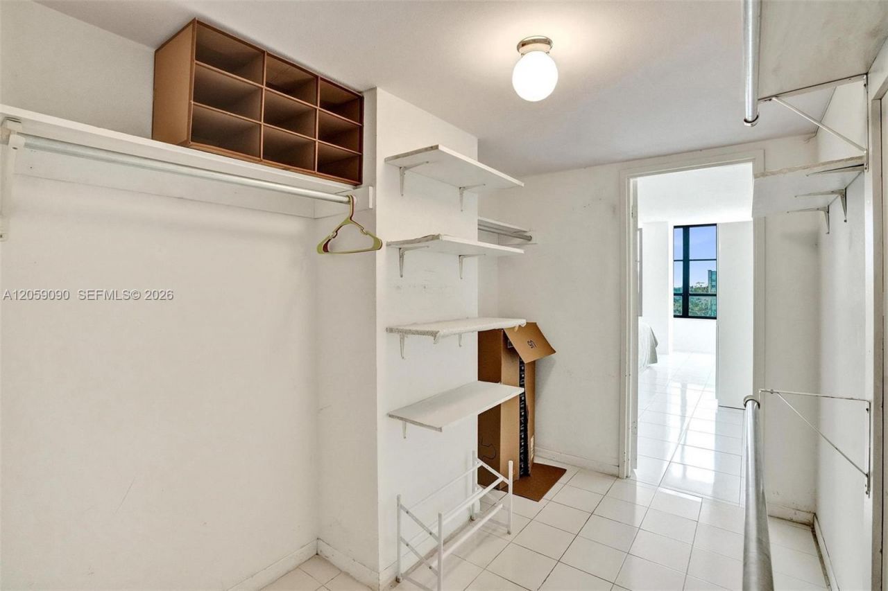 500 Three Islands Blvd, Unit 213, Hallandale Beach, FL 33009 Photo