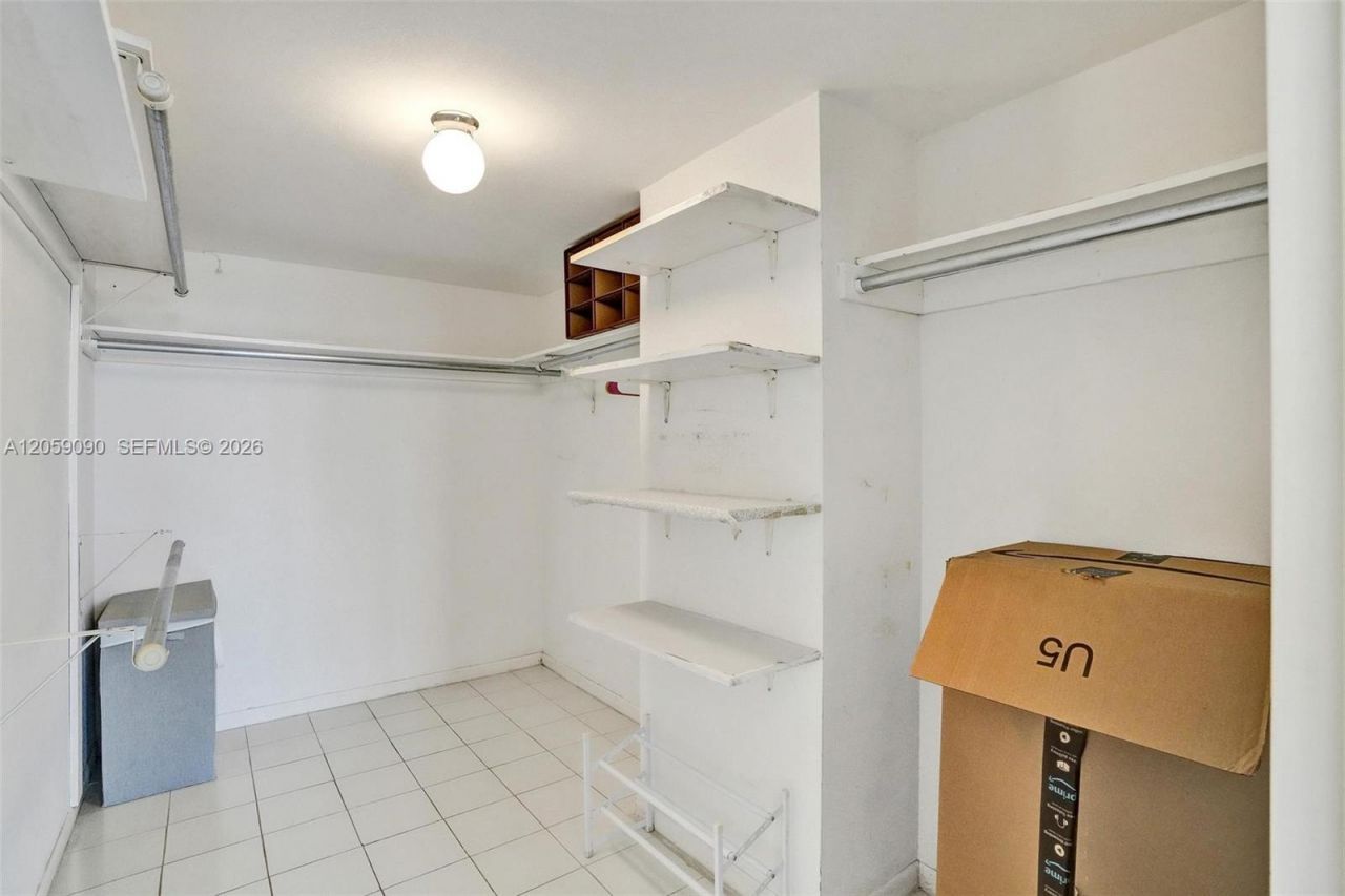 500 Three Islands Blvd, Unit 213, Hallandale Beach, FL 33009 Photo