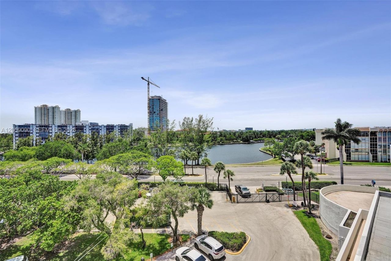 500 Three Islands Blvd, Unit 213, Hallandale Beach, FL 33009 Photo