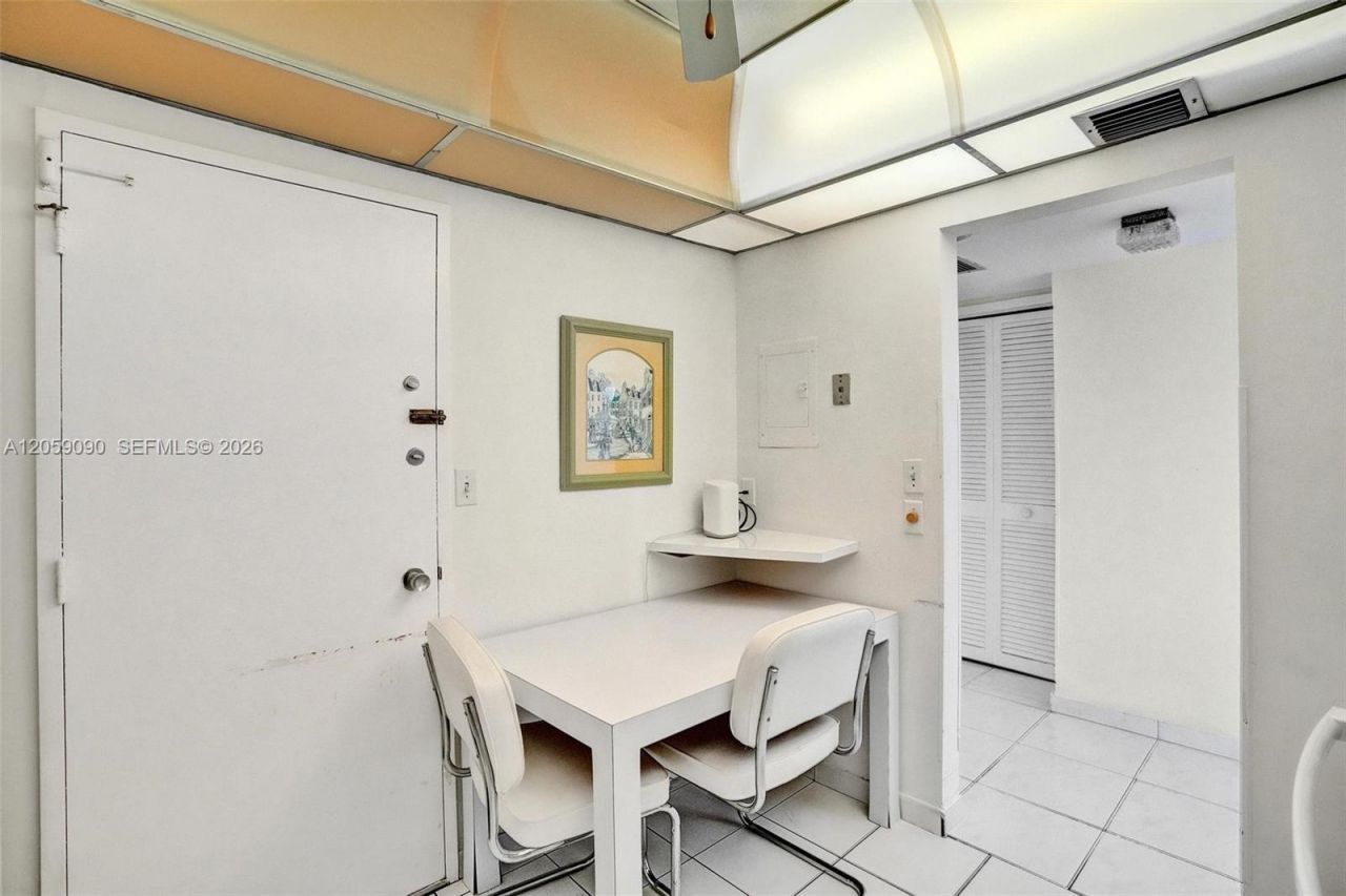 500 Three Islands Blvd, Unit 213, Hallandale Beach, FL 33009 Photo
