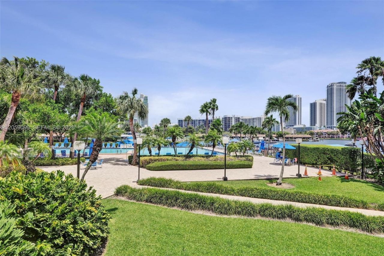 500 Three Islands Blvd, Unit 213, Hallandale Beach, FL 33009 Photo