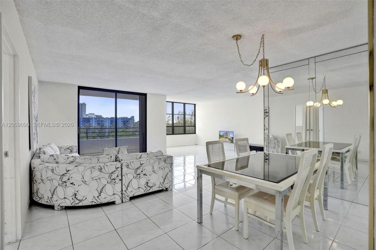 500 Three Islands Blvd, Unit 213, Hallandale Beach, FL 33009 Photo