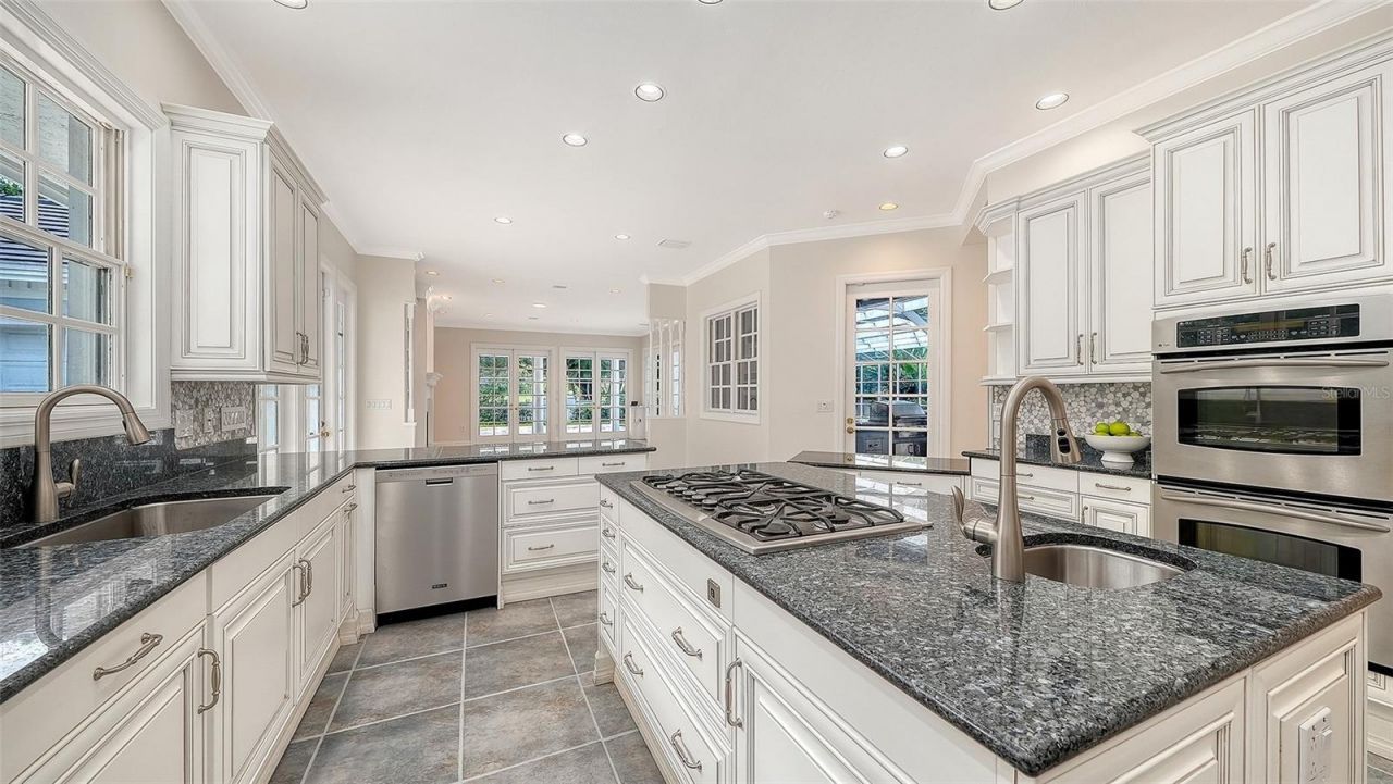 916 Macewen Drive, Osprey, FL 34229 Photo