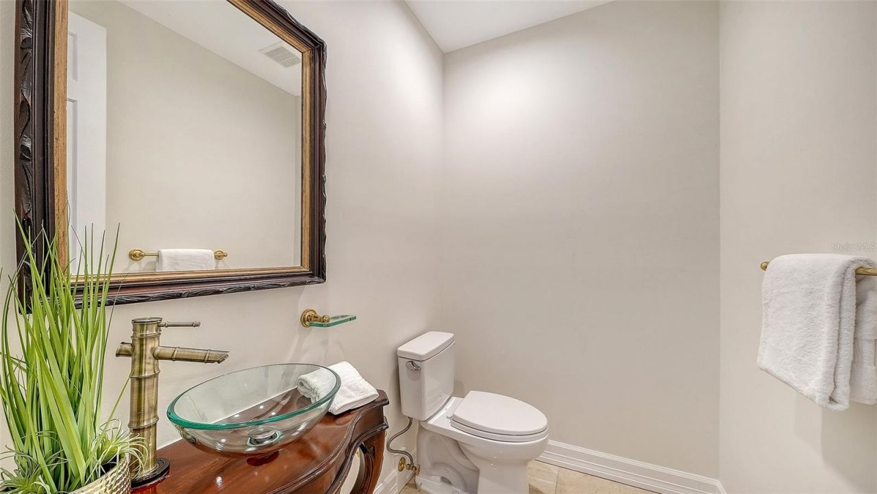 916 Macewen Drive, Osprey, FL 34229 Photo