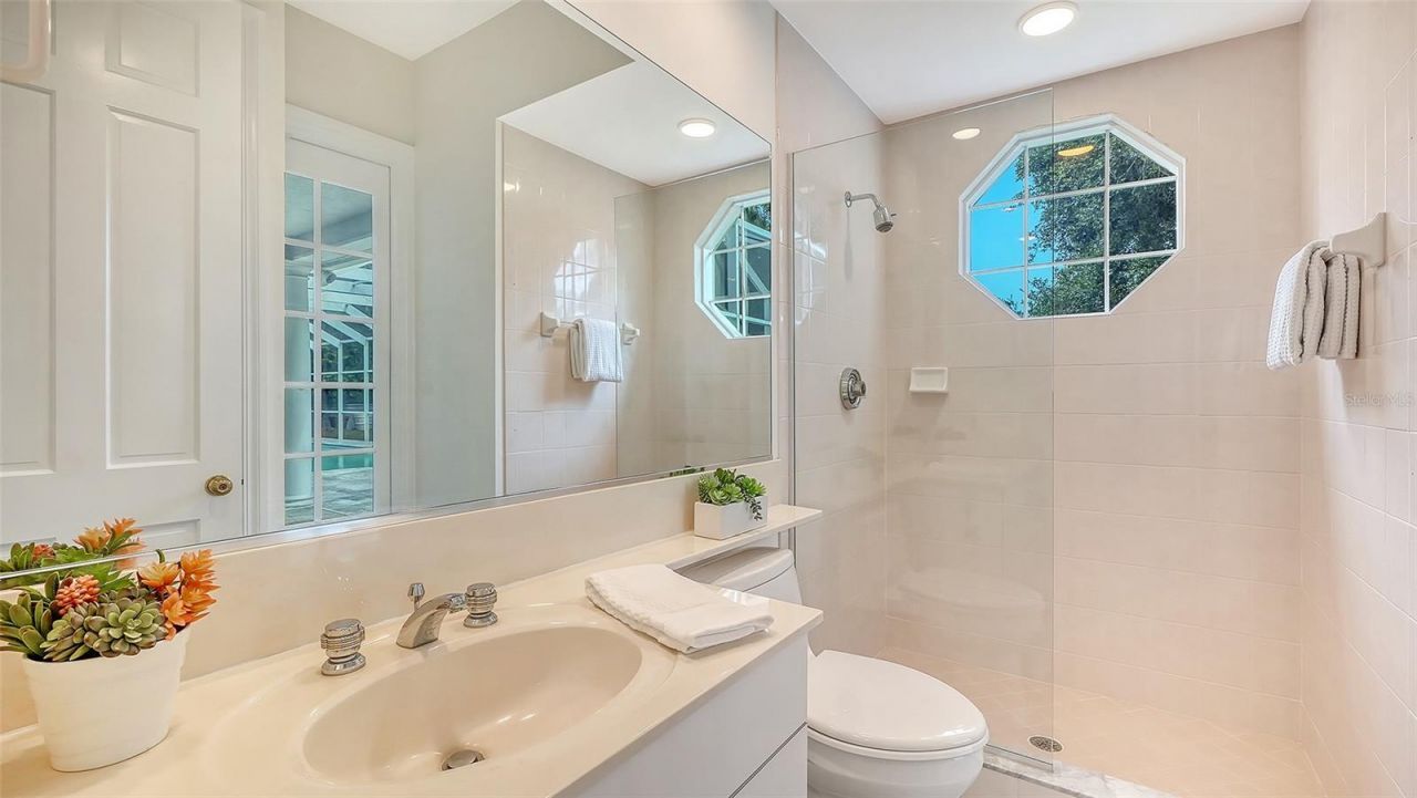 916 Macewen Drive, Osprey, FL 34229 Photo
