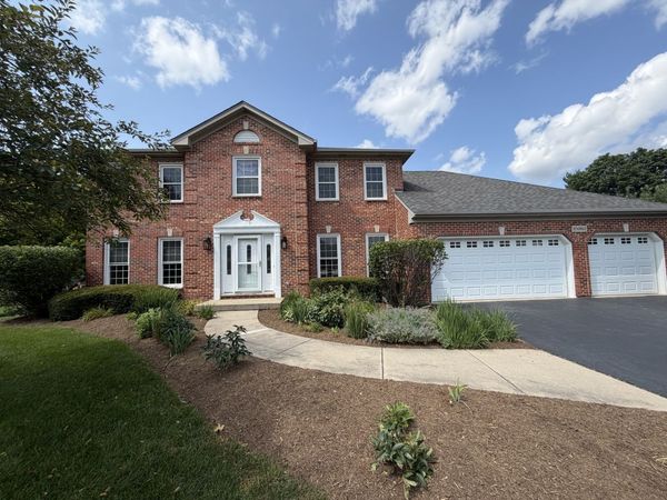 8N065 Secretariat Court , St. Charles, IL 60175