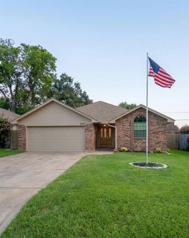 5619 Autumn Wheat Trail, Arlington, TX 76017 Main Photo