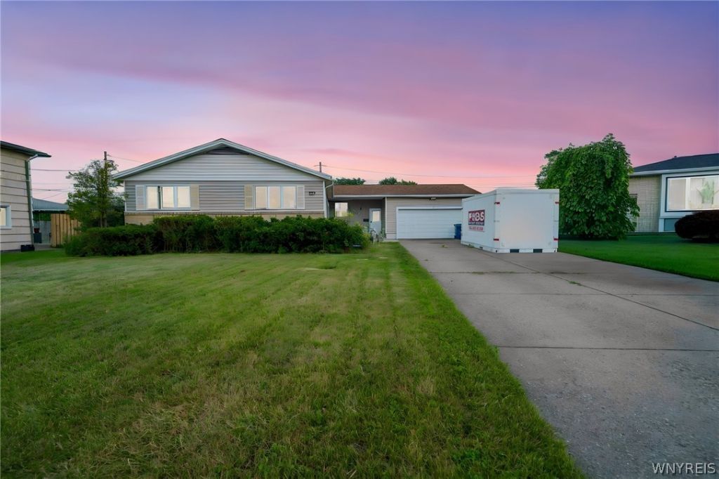 19 Belcourt Street, Buffalo, NY 14226 Main Photo