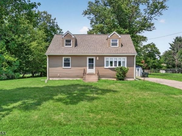 70 Hillview Ave, Franklin, NJ 08823