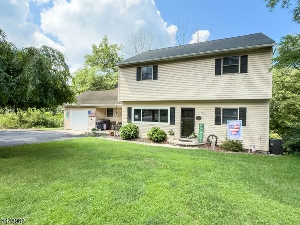 427 Mount Hermon Rd, Hope, NJ 07825