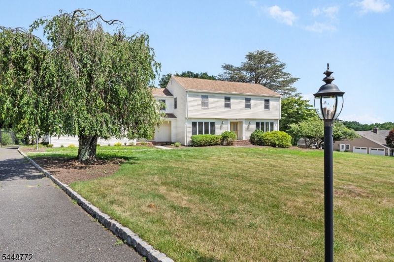8 Patriot Rd, Peapack Gladstone, NJ 07934 Main Photo
