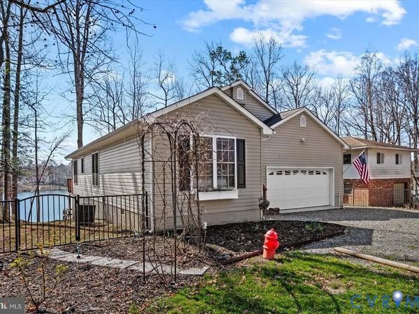 686 Lake Caroline Drive, Ruther Glen, VA 22546