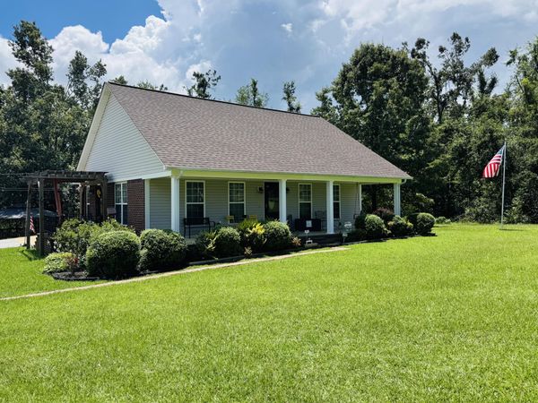 8 Barnstable Road, Corinth, MS 38834