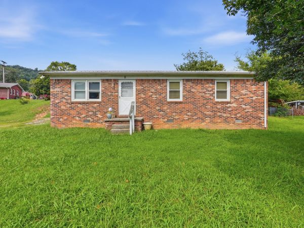 8 Thurman Dr , Celina, TN 38551