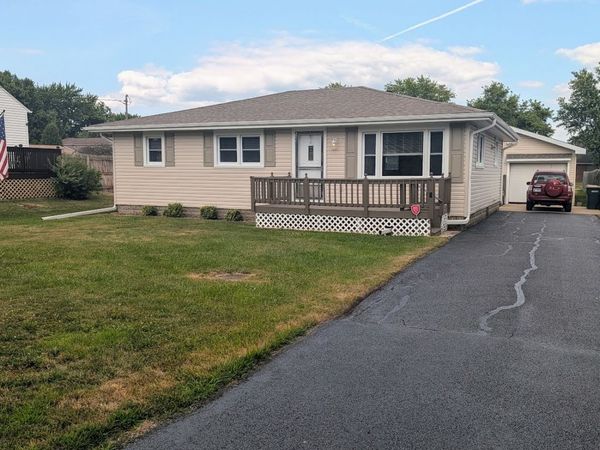 325 N 2nd Avenue , Coal City, IL 60416