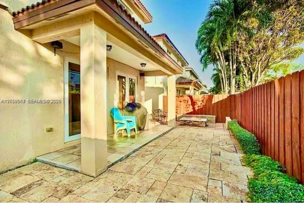 11320 NW 43rd Ter, Doral, FL 33178 Photo