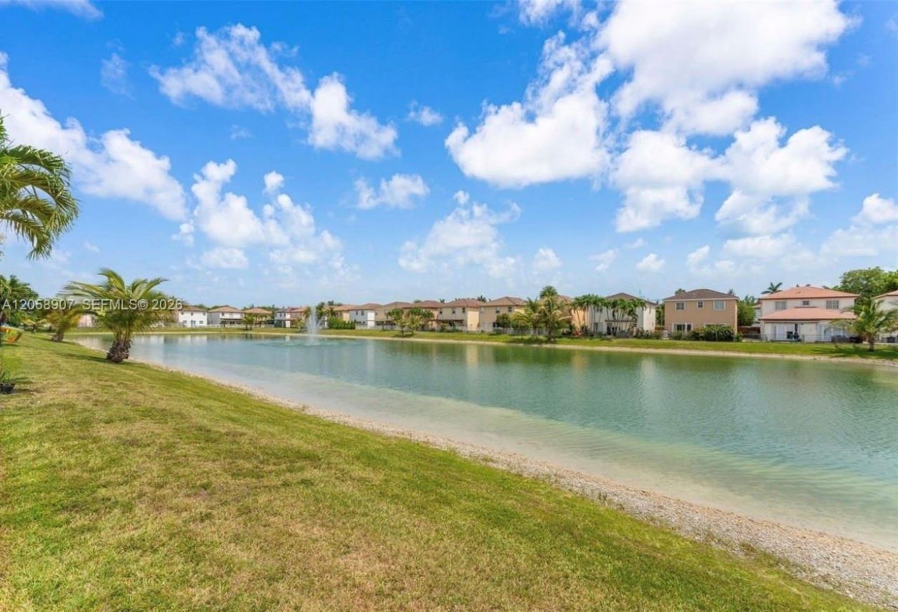 11320 NW 43rd Ter, Doral, FL 33178 Photo