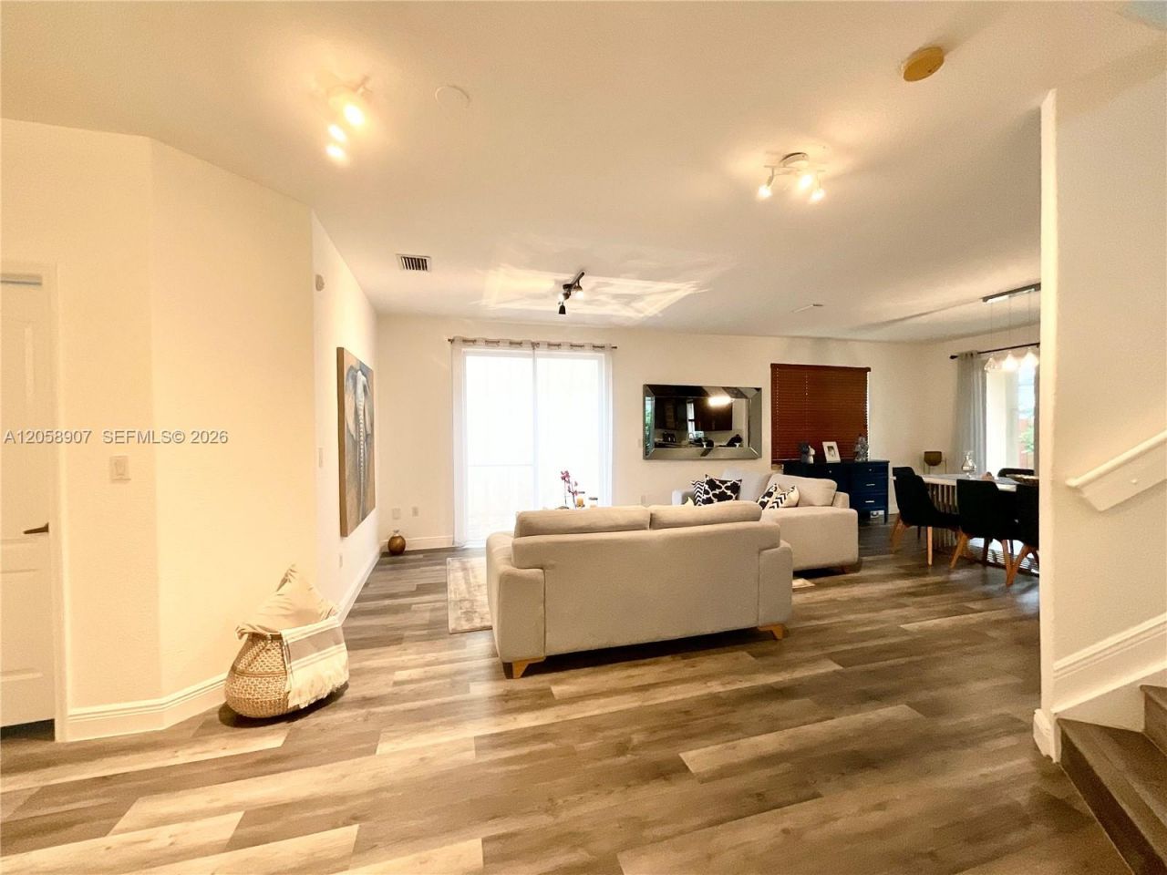 11320 NW 43rd Ter, Doral, FL 33178 Photo