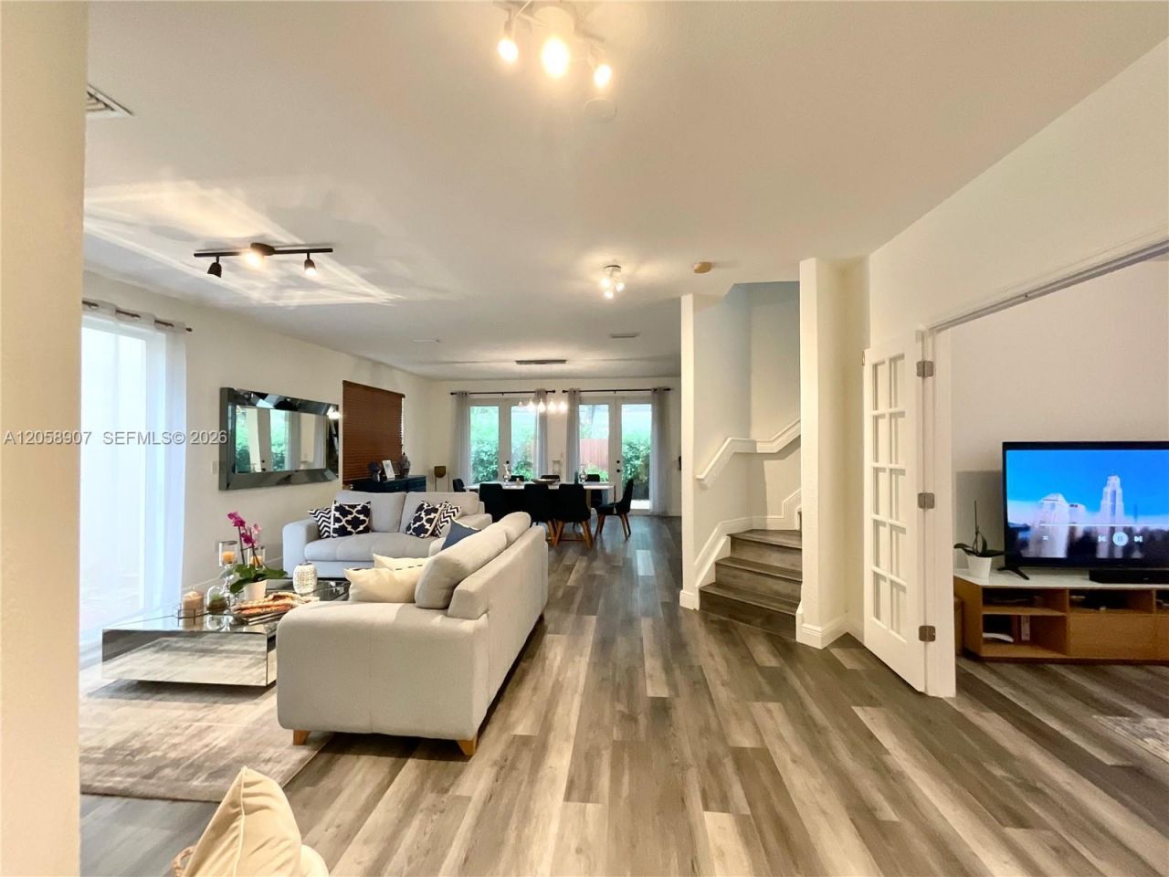 11320 NW 43rd Ter, Doral, FL 33178 Photo
