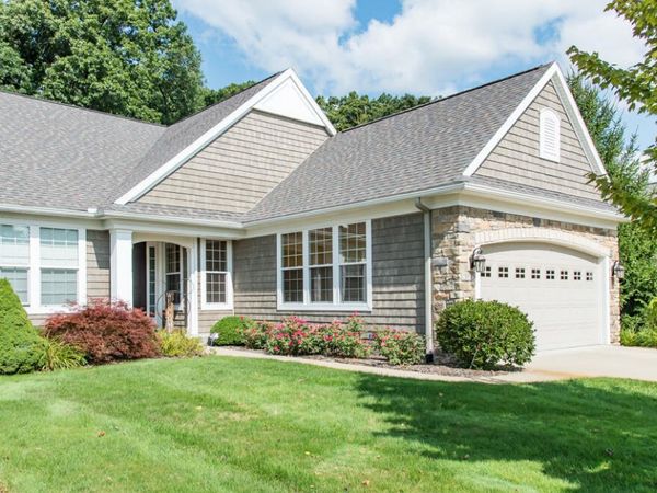 8904 Oakland Hills Circle, Portage, MI 49024